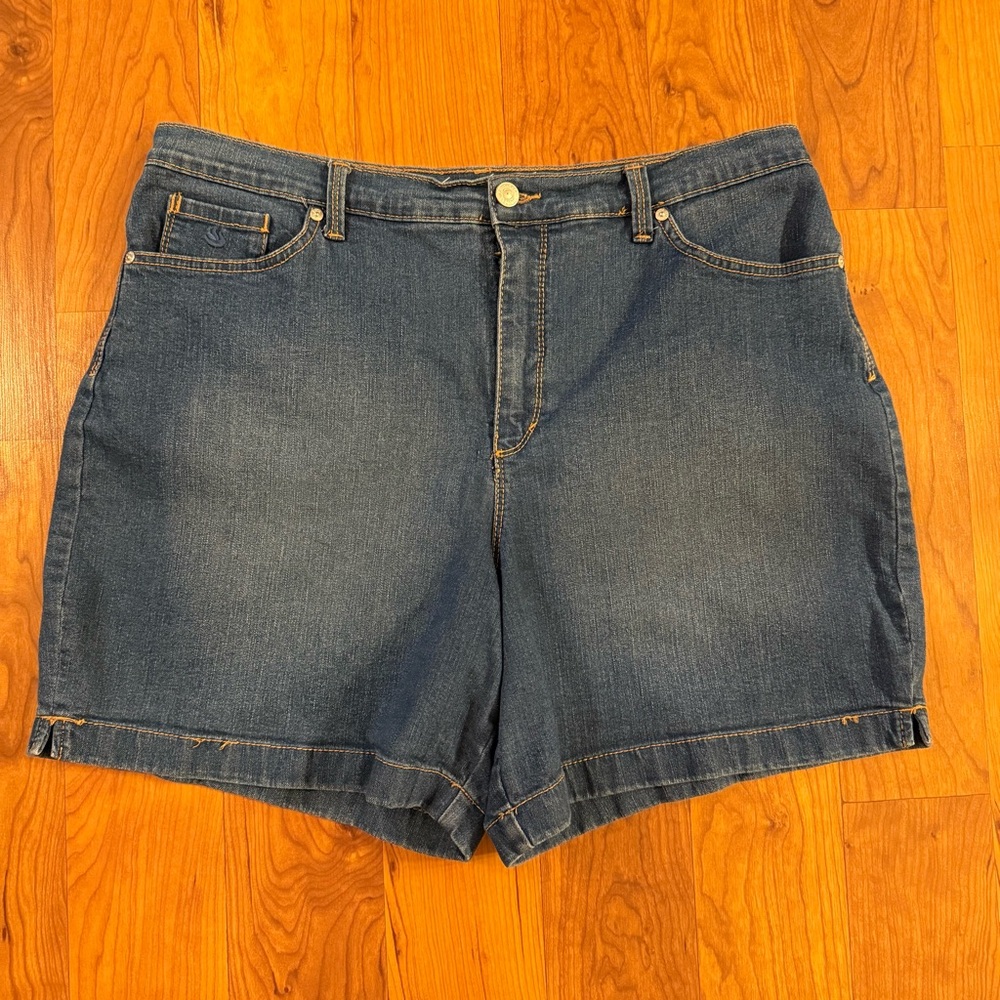 Gloria Vanderbilt Size 14 Amanda Jean Shorts, Excellent Condition